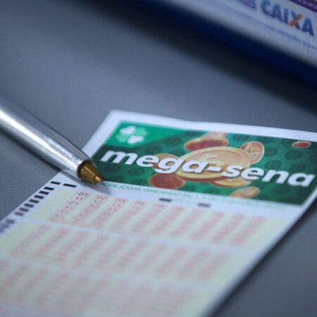 Ninguém acerta dezenas da Mega-Sena e prêmio acumula para R$ 95 milhões