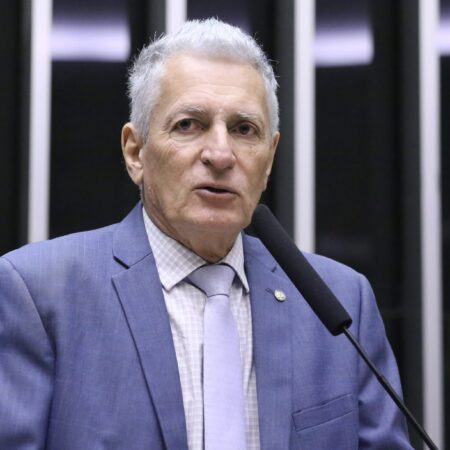 Comissão da Câmara aprova urgência e acelera projeto que eleva taxação das bets